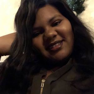 Meet your Posher, Damika